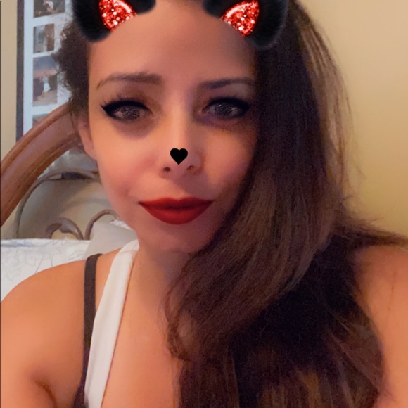 Meet your Posher, Elizabeth - Picture 1 of 5